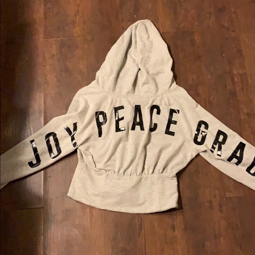 NewYork&Company Gabrielle Union cropped sweatshirt